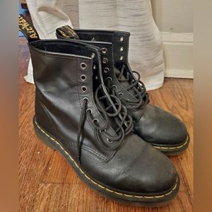 Black Doc Marten Men’s Boots size 11 only worn a few times